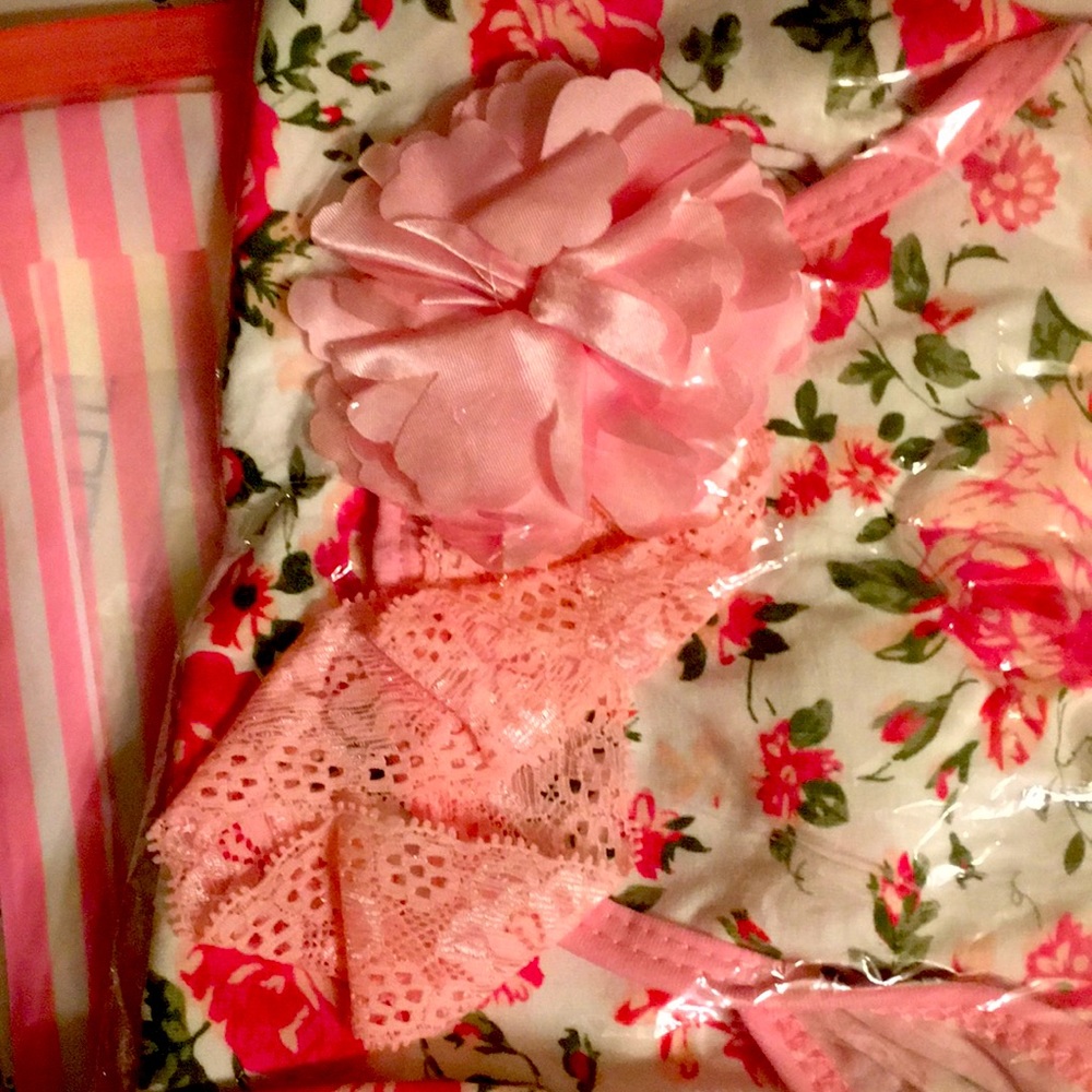 NWT, Fashion classic Hello, onesie with matching headband